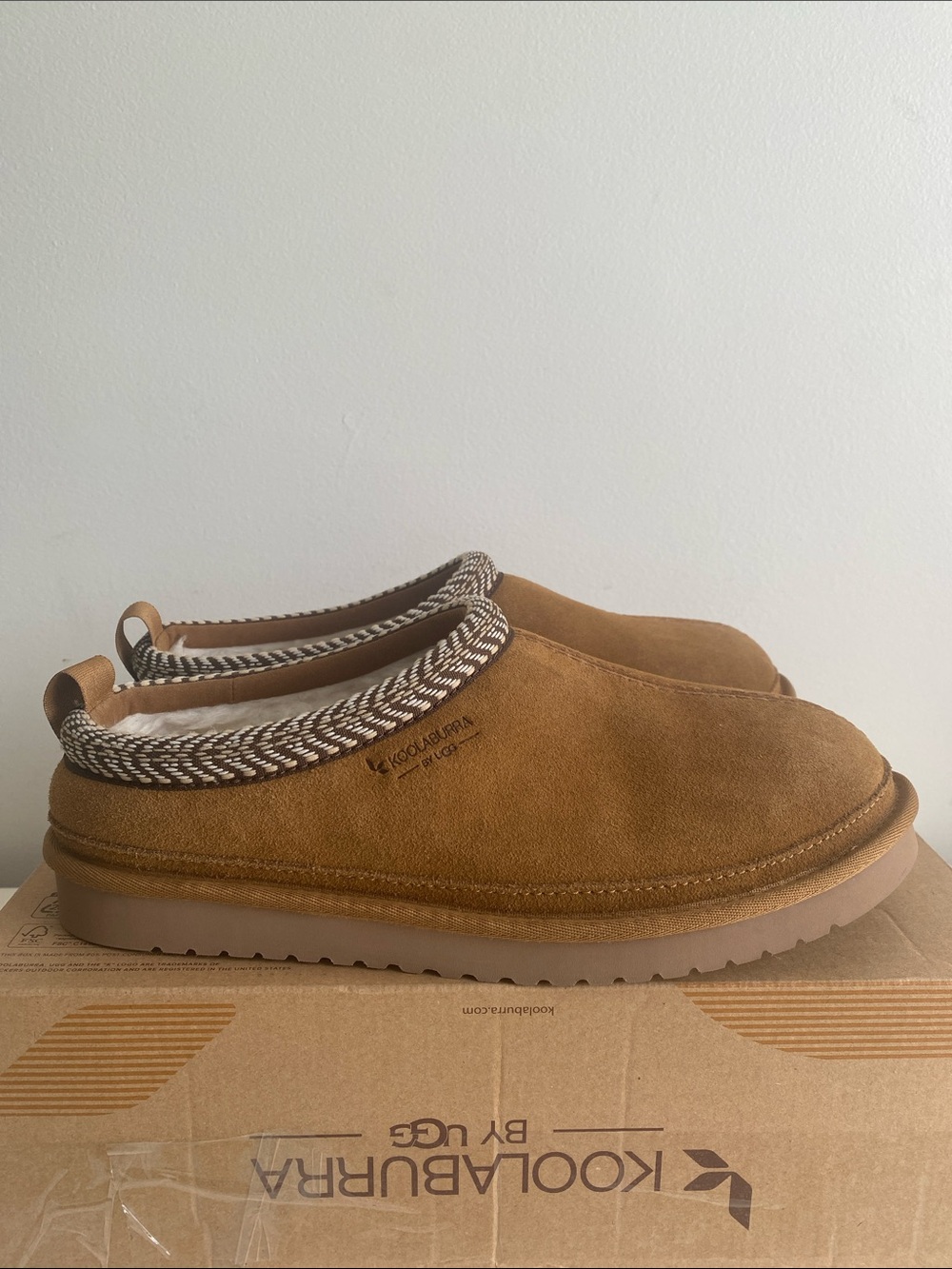 Koolaburra by UGG Tan Suede Slip-On BURREE Shoe size 10 NEW!